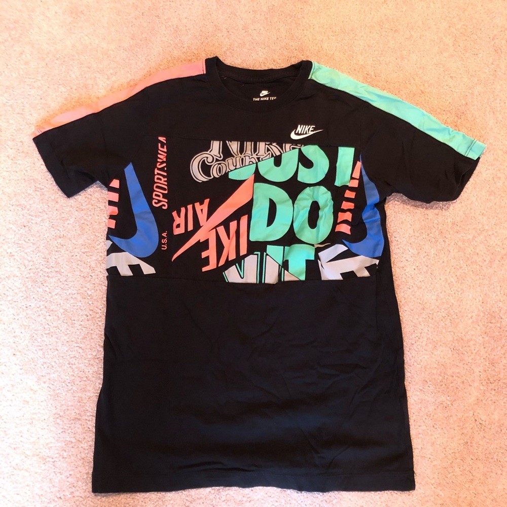 ⭐️Nike⭐️Kids Tee  Kids size XL= Women small